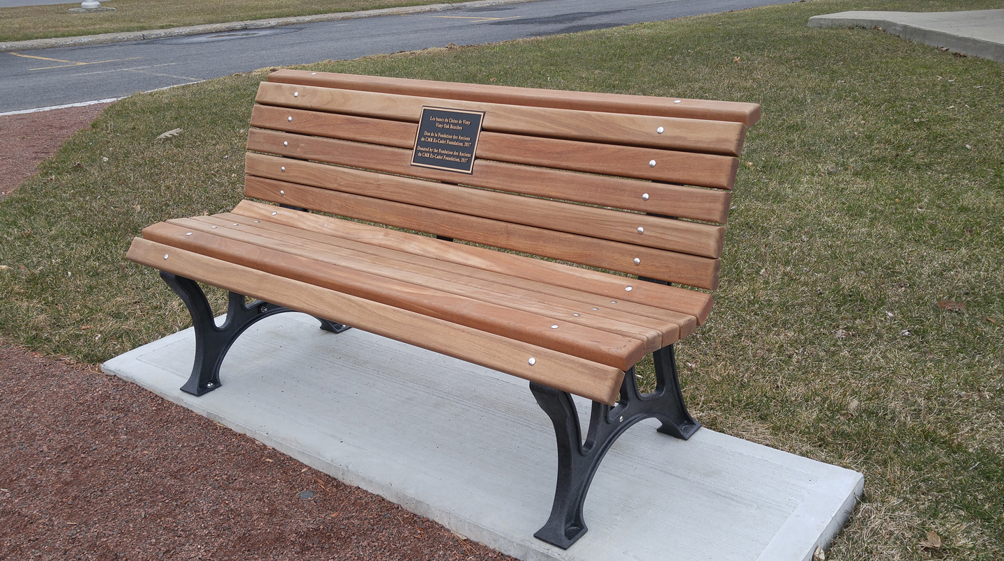 Un chêne de Vimy planté au CMR Saint-Jean –